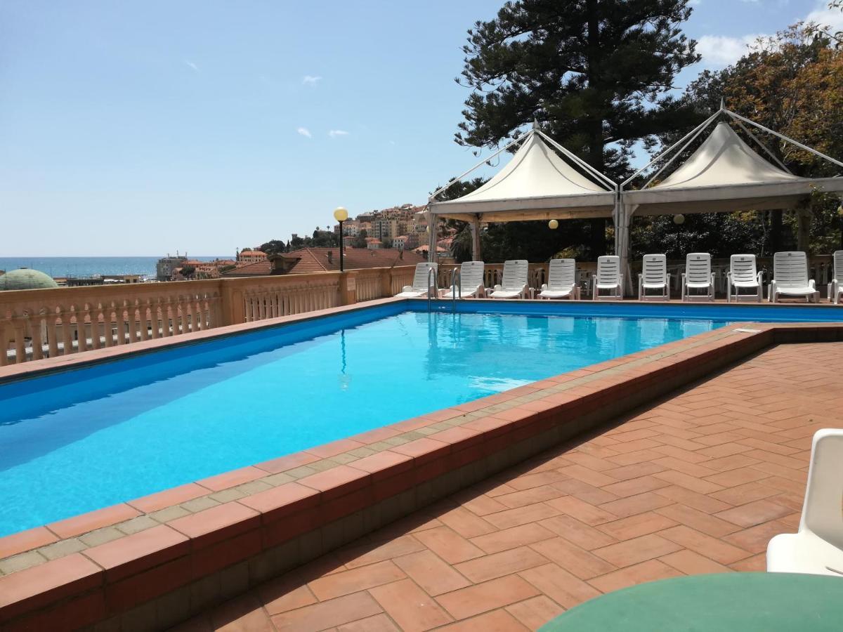 Hotel Miramare อิมเปรีอา ภายนอก รูปภาพ