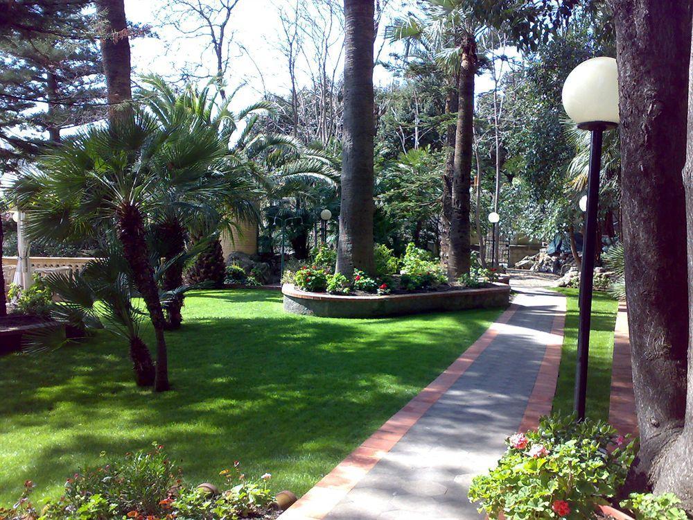 Hotel Miramare อิมเปรีอา ภายนอก รูปภาพ