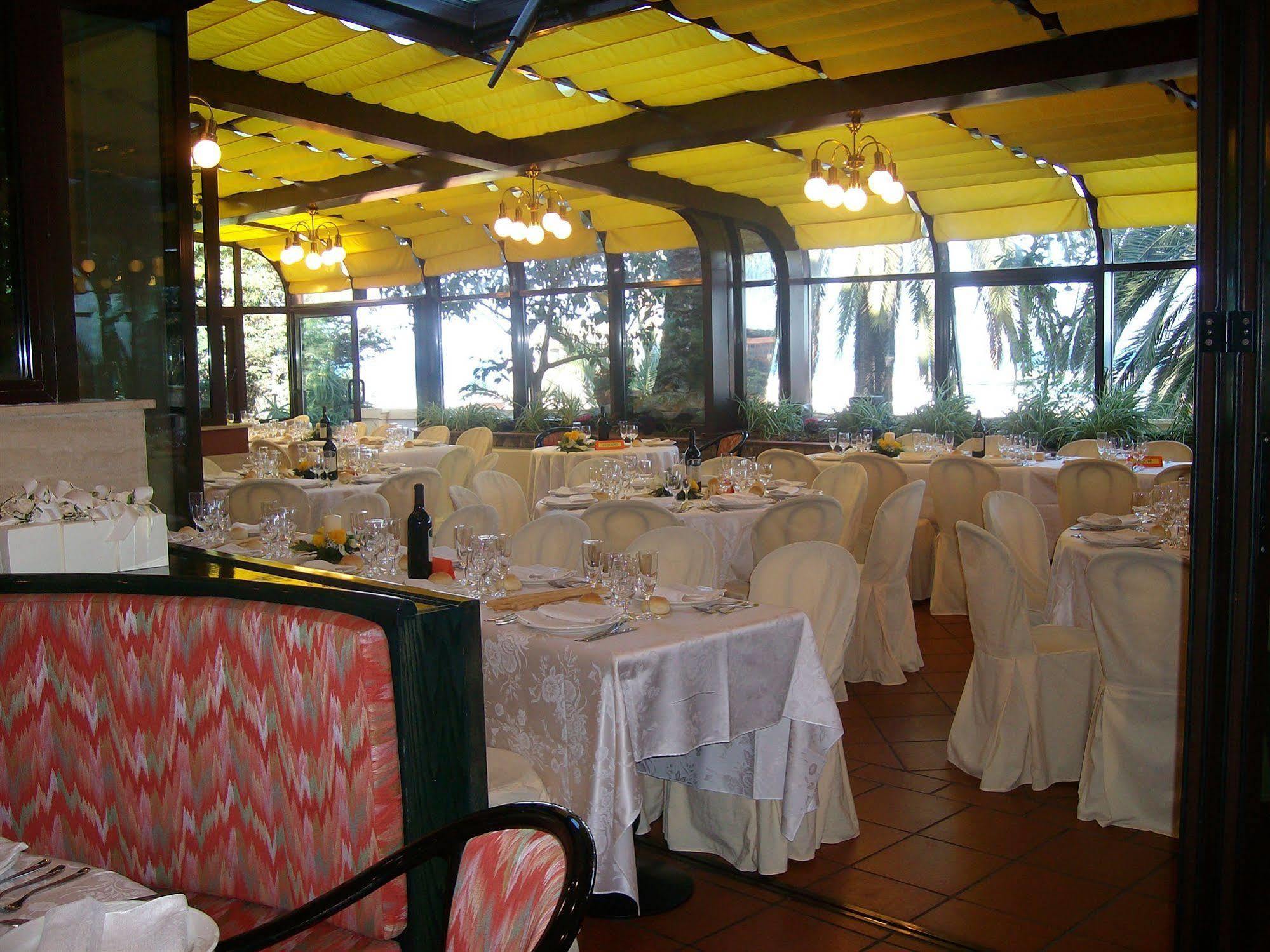 Hotel Miramare อิมเปรีอา ภายนอก รูปภาพ