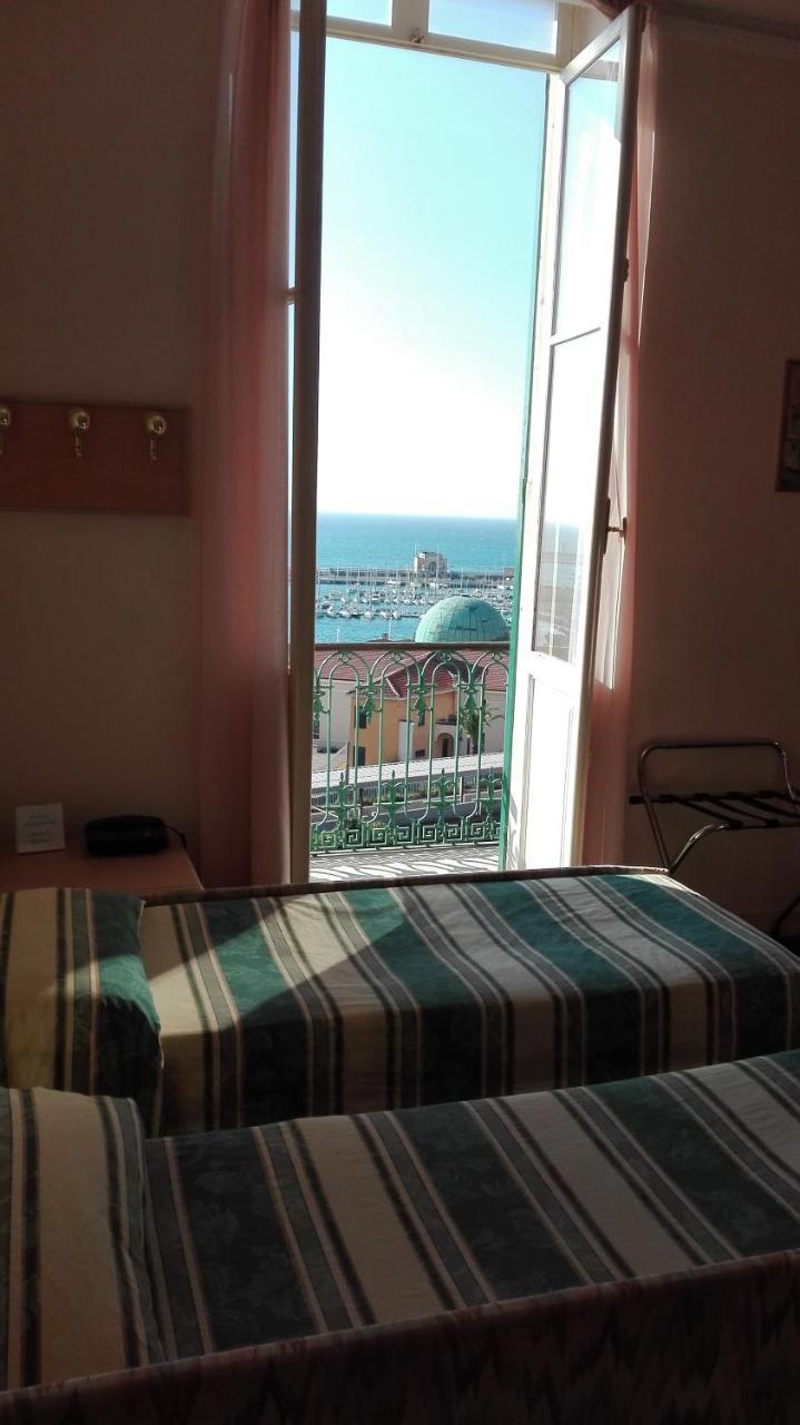 Hotel Miramare อิมเปรีอา ภายนอก รูปภาพ